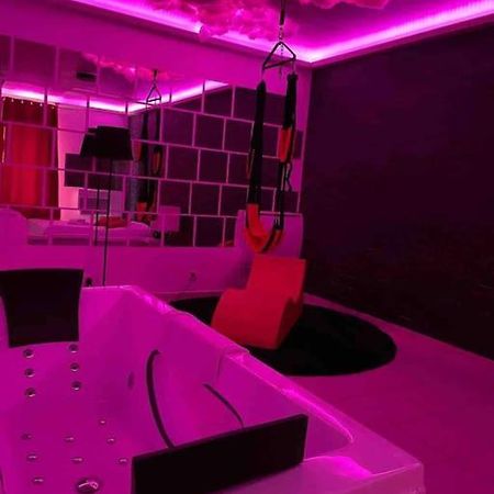 Jeu De Regards - Jacuzzi/Balneo Apartment Courcouronnes Bagian luar foto