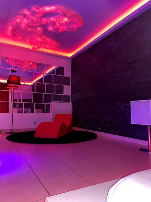 Jeu De Regards - Jacuzzi/Balneo Apartment Courcouronnes Bagian luar foto