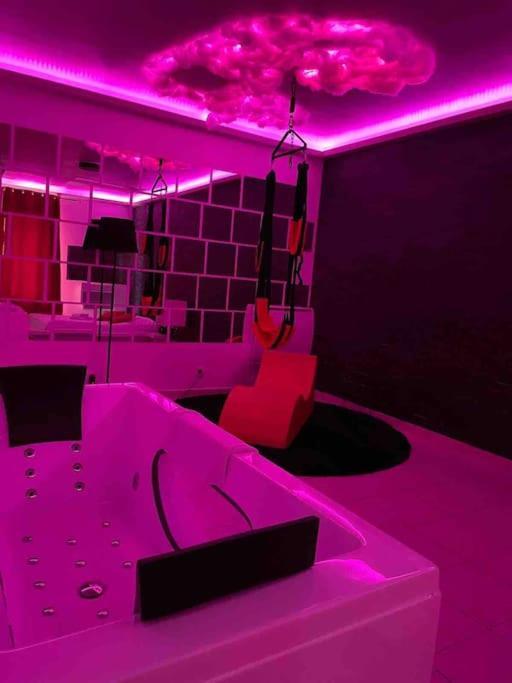 Jeu De Regards - Jacuzzi/Balneo Apartment Courcouronnes Bagian luar foto