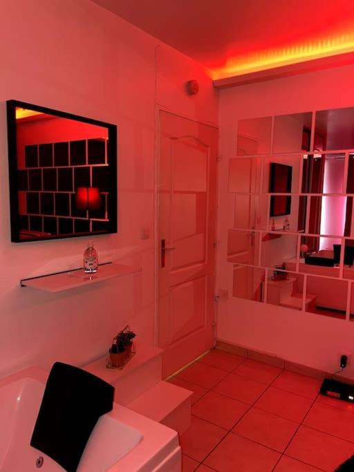 Jeu De Regards - Jacuzzi/Balneo Apartment Courcouronnes Bagian luar foto